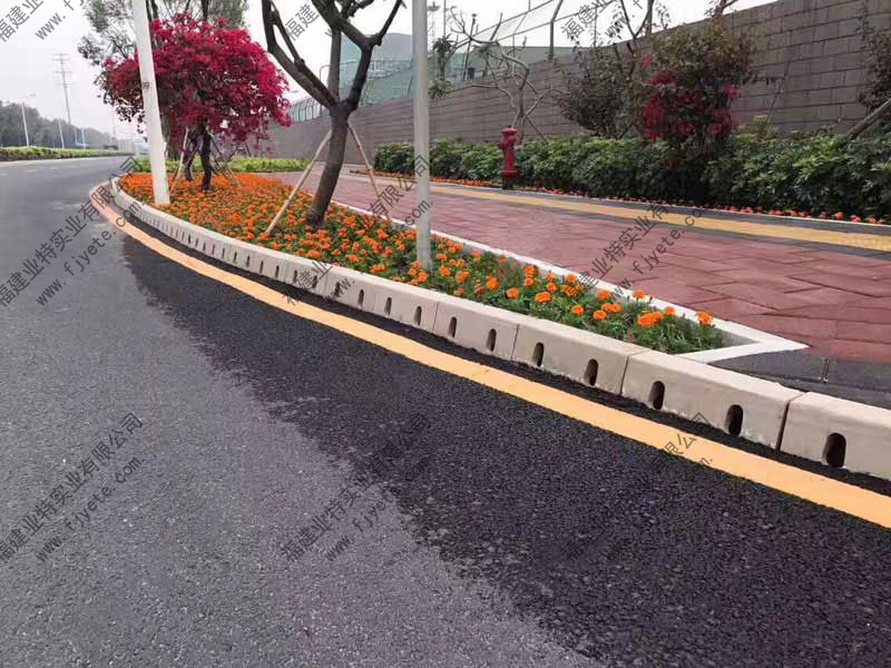排水路緣石