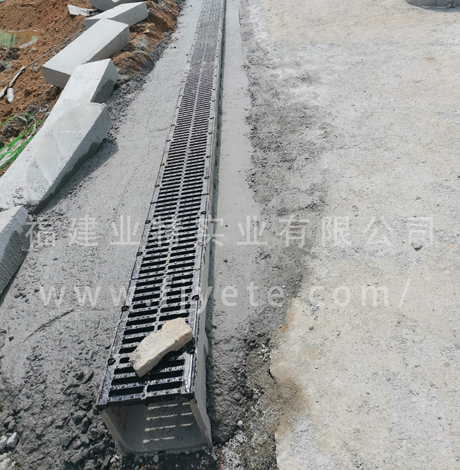 球墨鑄鐵線(xiàn)性排水溝蓋板案例