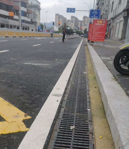 線(xiàn)性排水溝公路排水案例